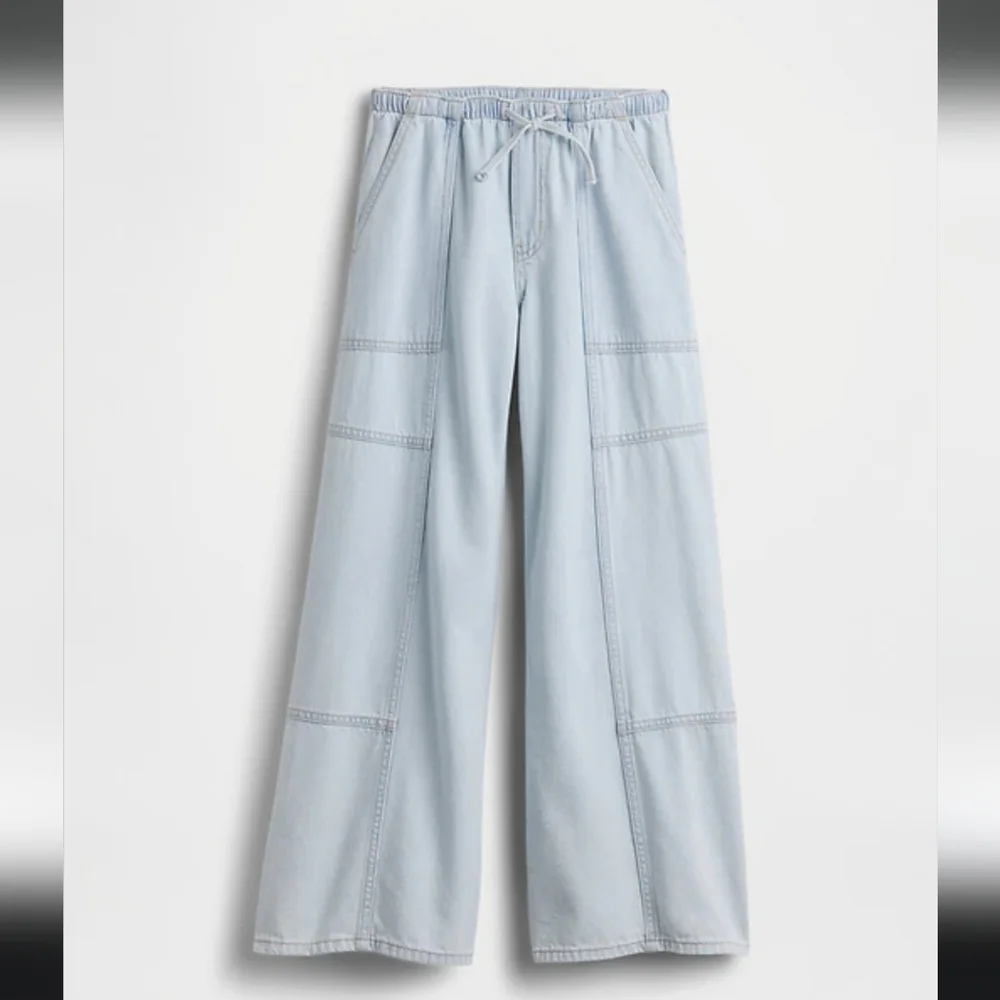 NWT Gap Kids Low Rise Baggy Jeans Light Wash - Size M (8)